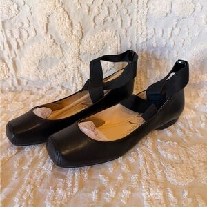 Jessica Simpson Black Square-Toe Elastic Strap Flats #515